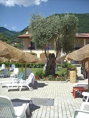 Sleeps 8 Pool Wifi Ossuccio